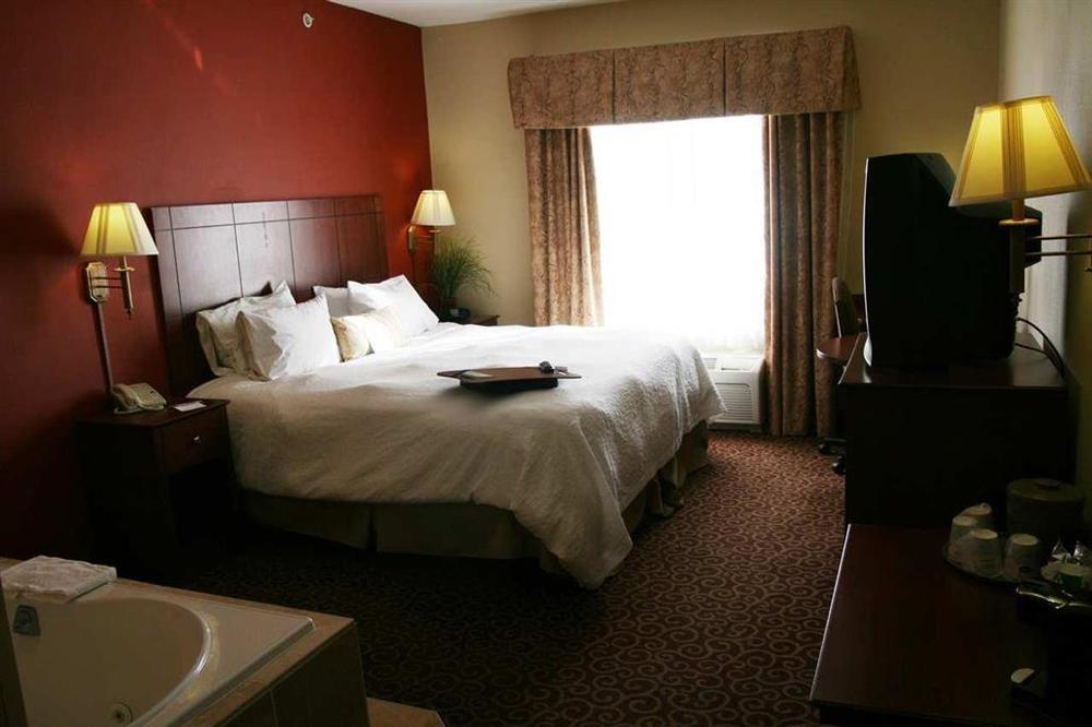 Hampton Inn Keokuk Room photo